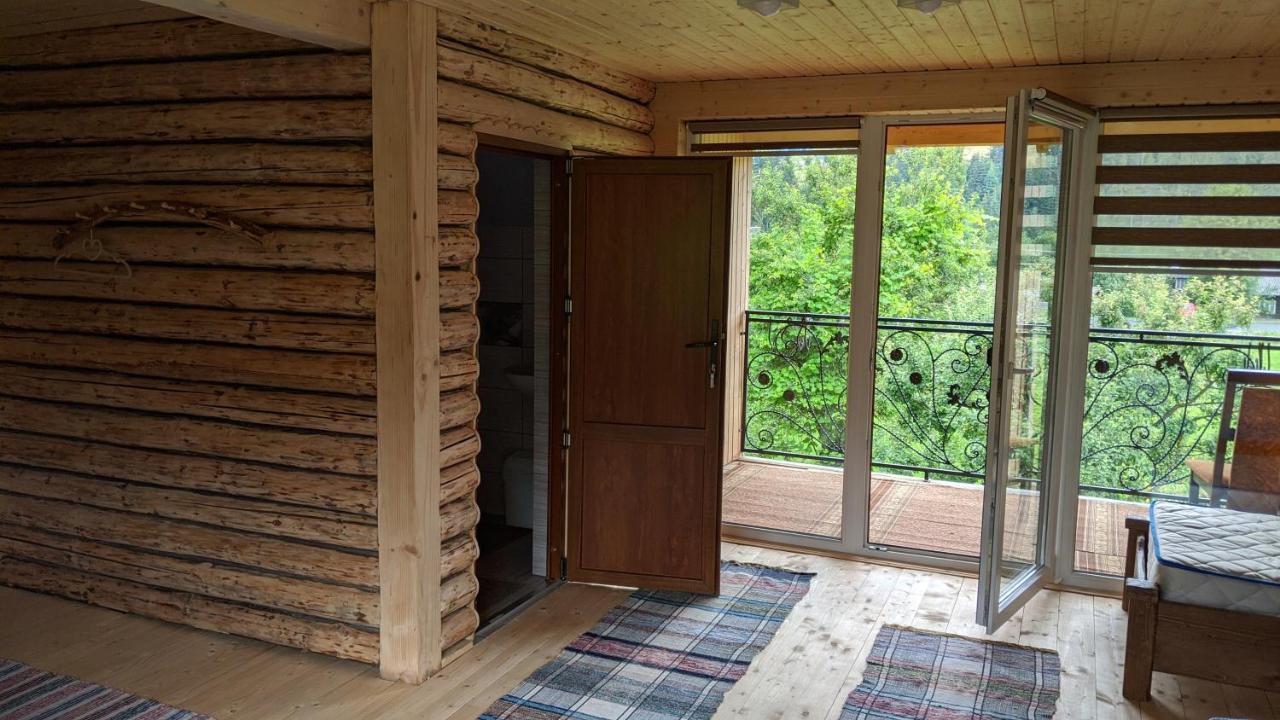 Gostynna Rodyna Hotel Izki Buitenkant foto