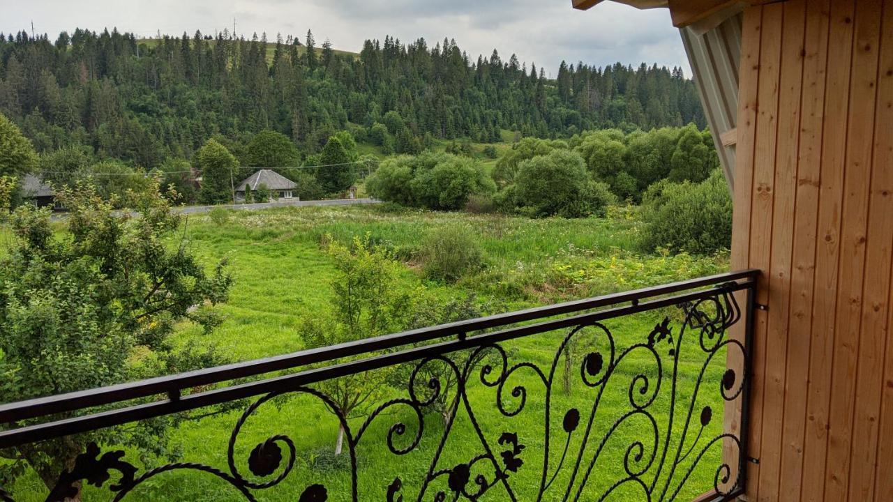 Gostynna Rodyna Hotel Izki Buitenkant foto