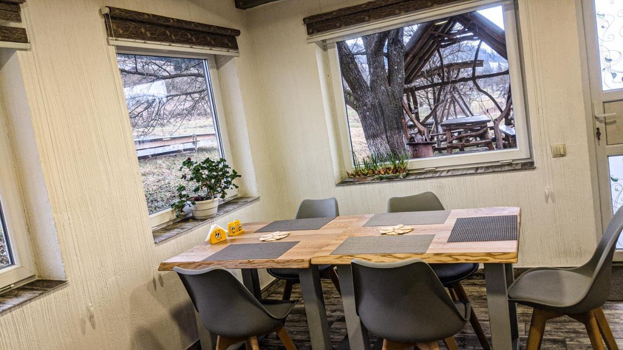 Gostynna Rodyna Hotel Izki Buitenkant foto