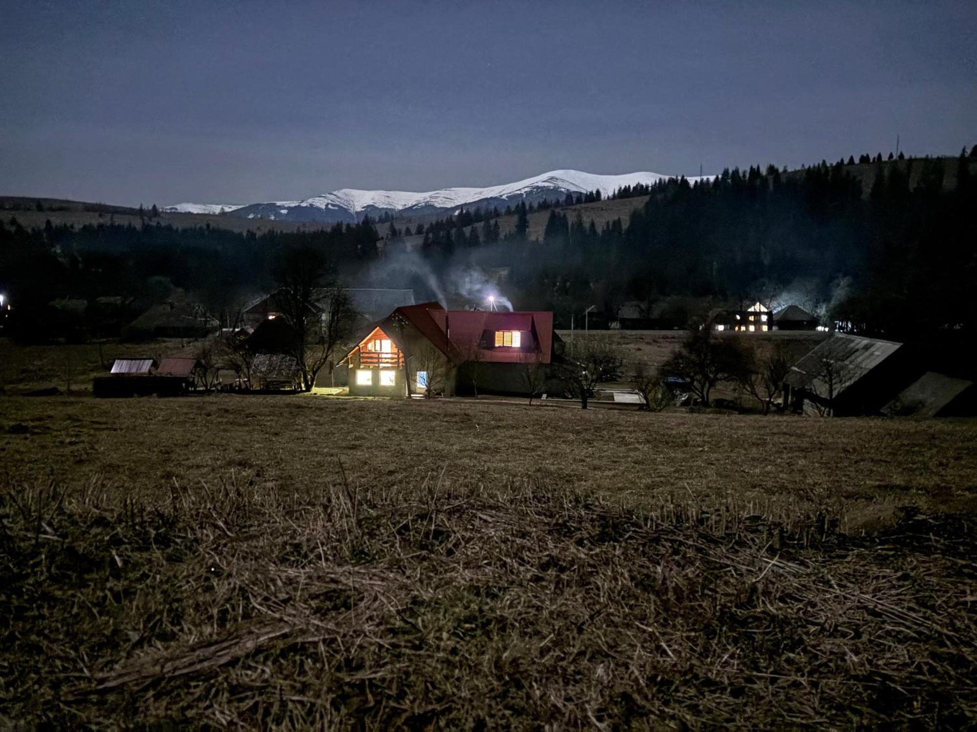 Gostynna Rodyna Hotel Izki Buitenkant foto