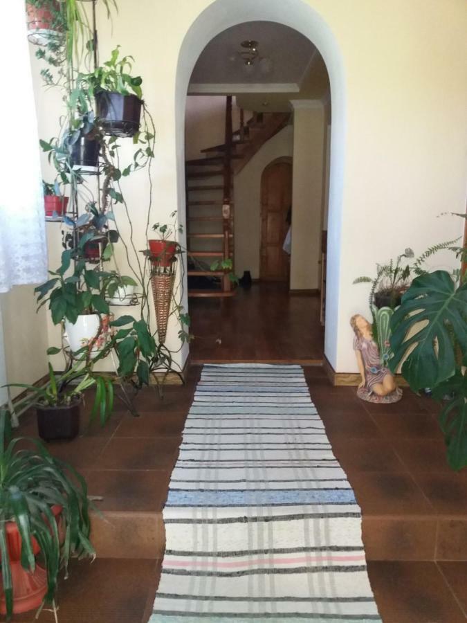 Gostynna Rodyna Hotel Izki Buitenkant foto