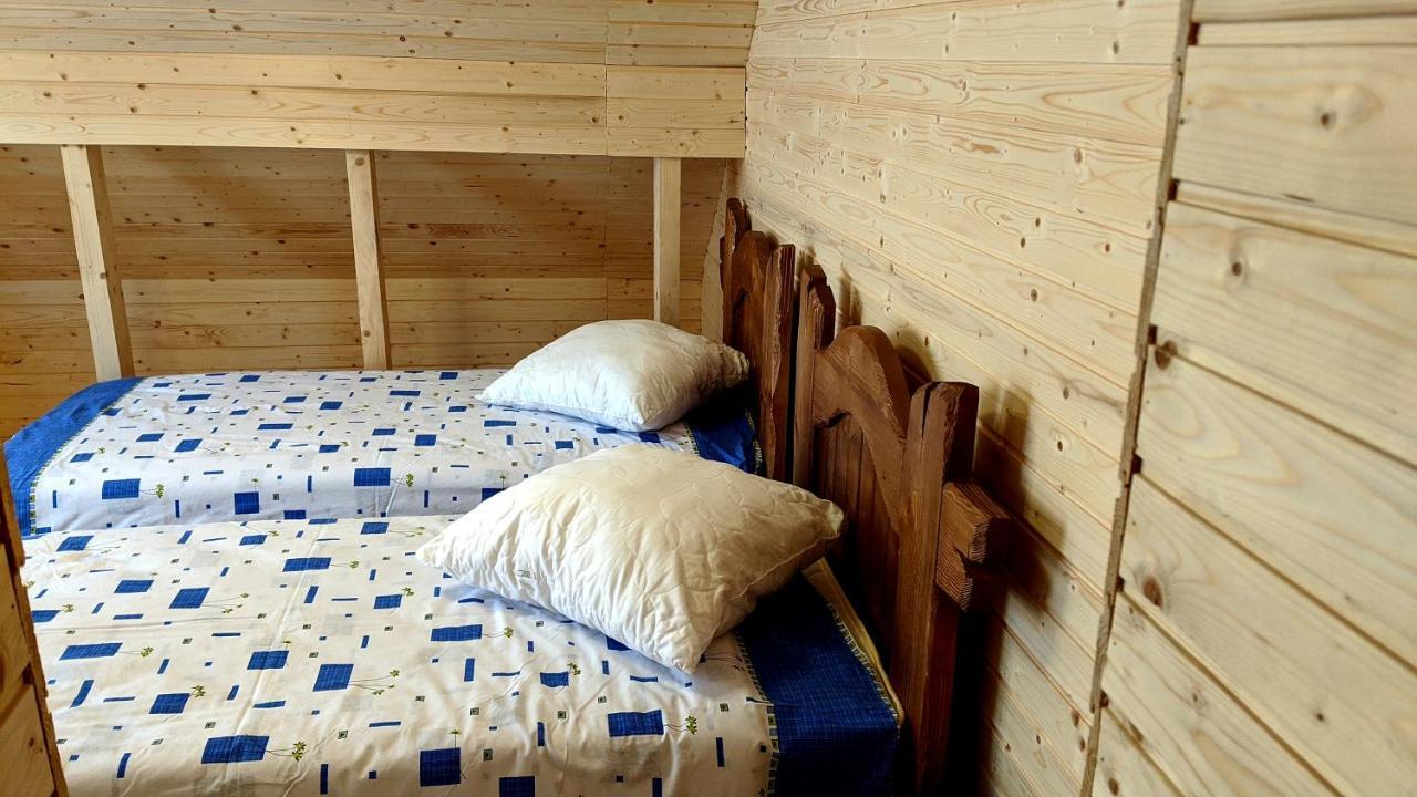 Gostynna Rodyna Hotel Izki Buitenkant foto